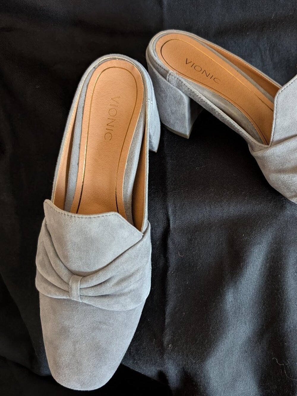 NIB Vionic Suede Mules W10 Med Gray